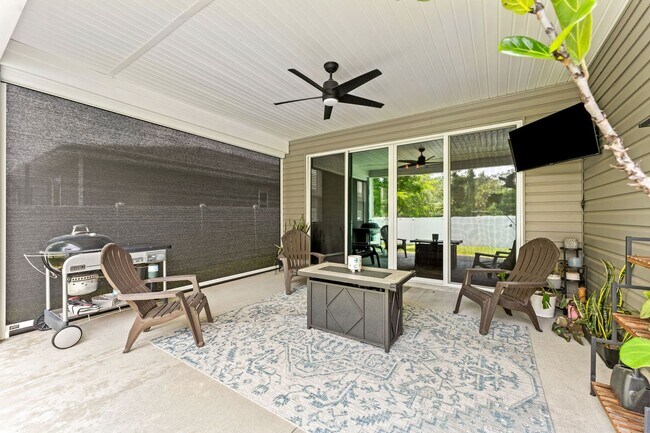 Building Photo - Serenity in Green Cove Springs!