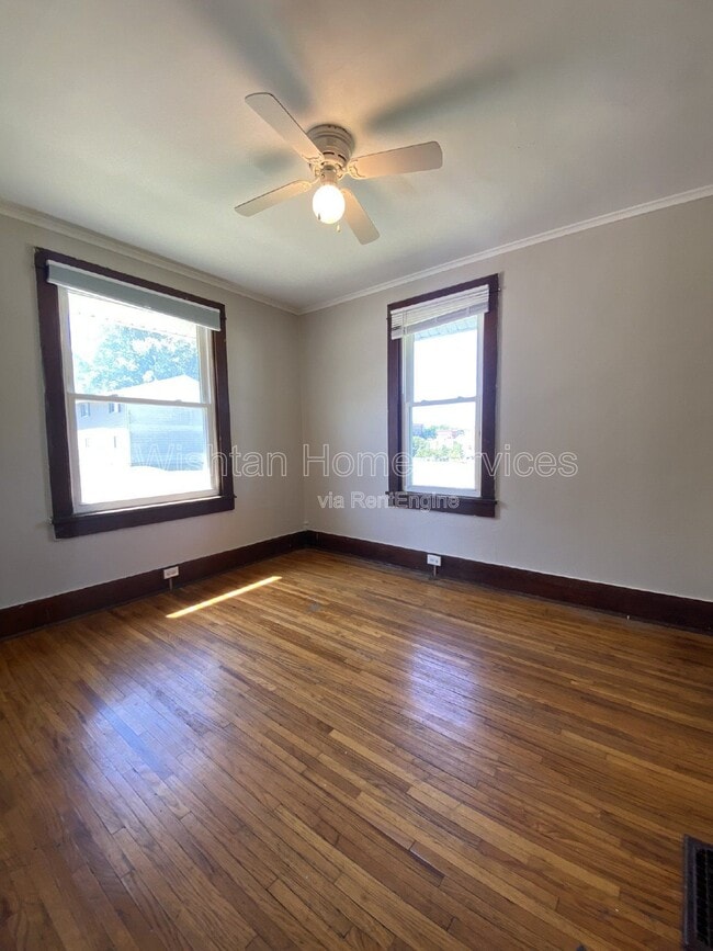 Building Photo - 522 W Murray St