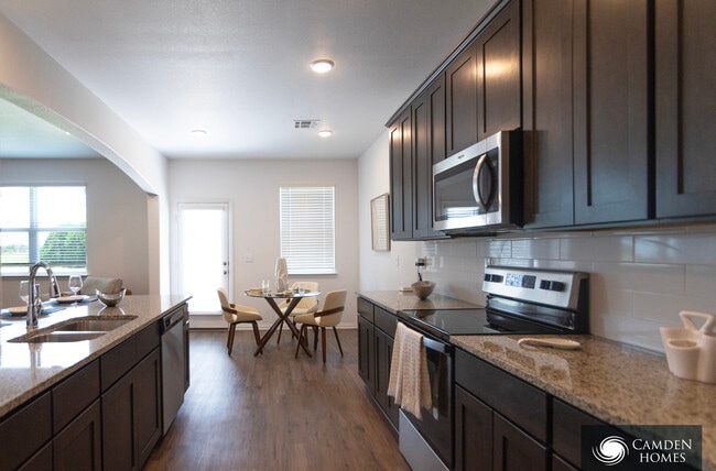 Building Photo - 210 Cypress Pt Dr