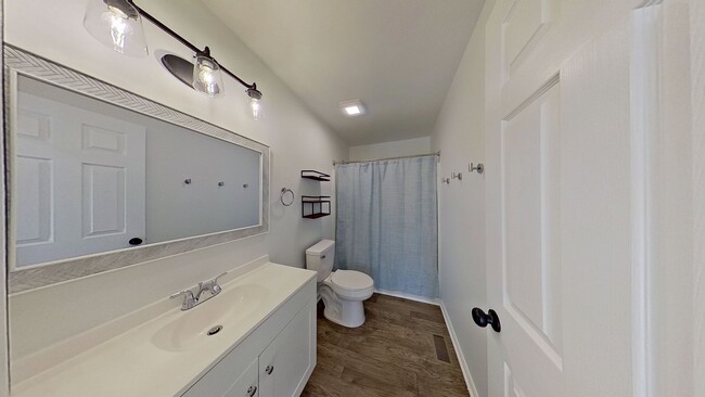 Building Photo - X Culloden More Ct