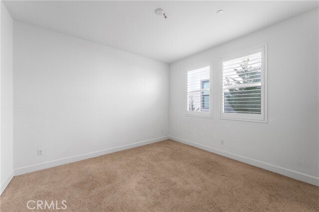 Building Photo - 105 Shear