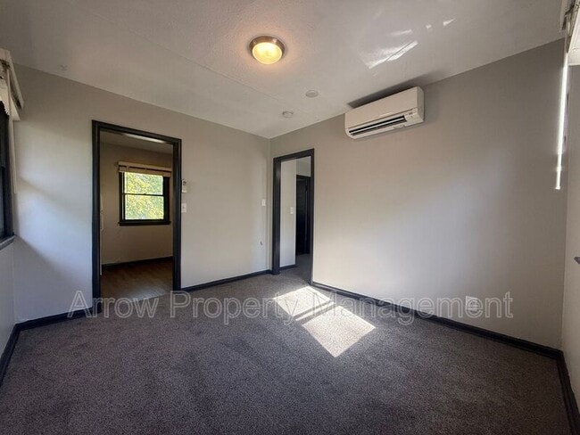 Building Photo - 845 S 29th St