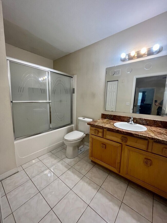 Building Photo - 2/2 with beautiful water view becoming available July 1st for an annual lease