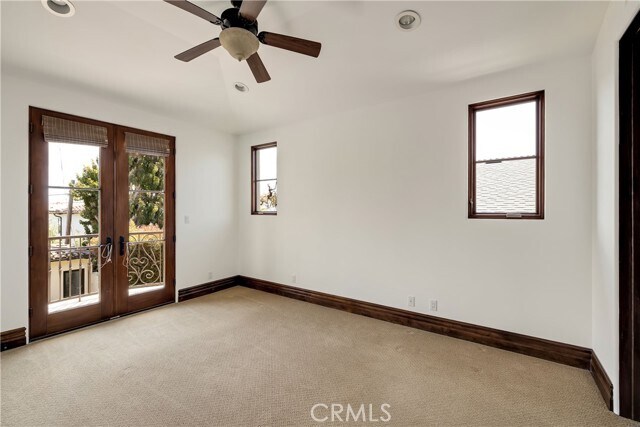 Building Photo - 718 N Poinsettia Ave
