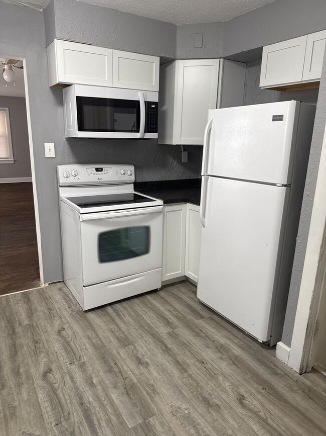 Building Photo - Coming soon!!!!      4 bedroom 2 bath with partially finished basement