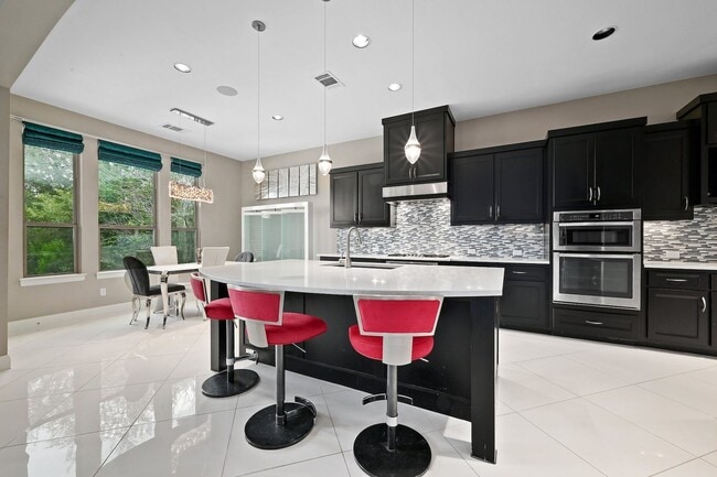 Building Photo - Fully Furnished Modern Home in Rocky Creek!