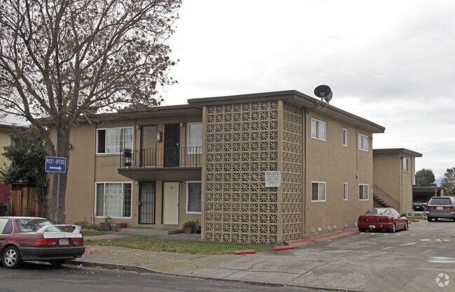 Primary Photo - 37401 Cherry St