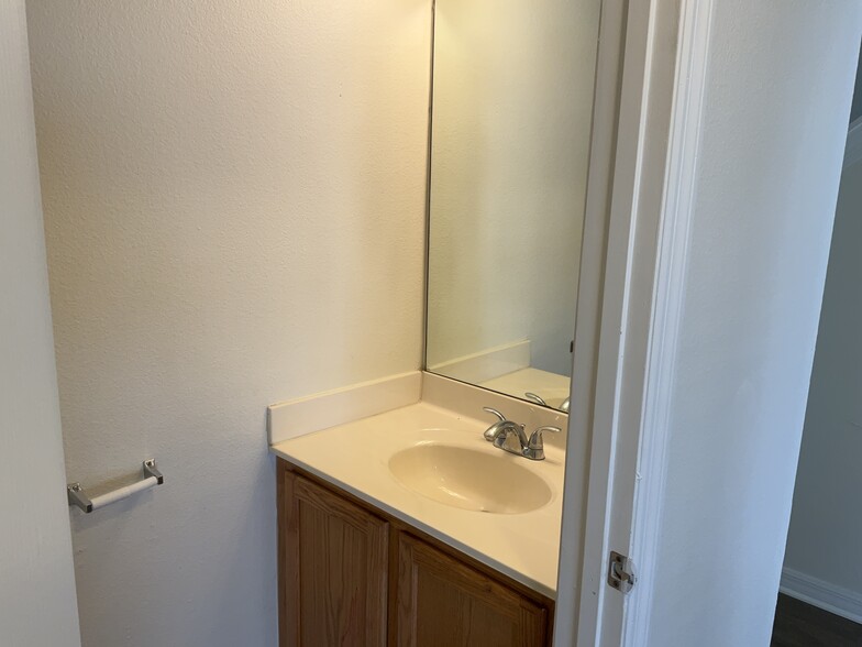 Building Photo - 4618 Newbourne Way
