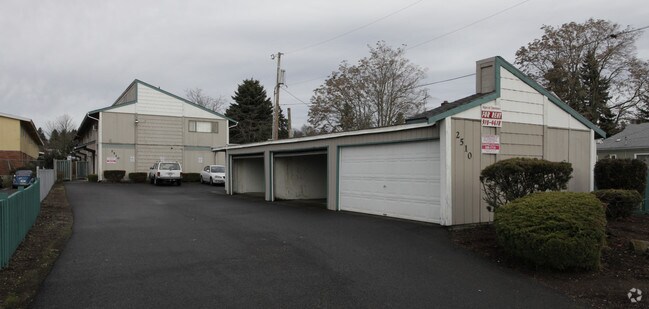 Building Photo - 2510 E 8TH St