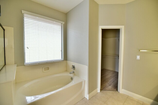 Building Photo - 6157 Copper Crest Dr