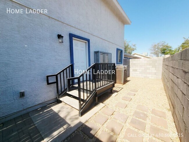 Building Photo - 2301 N 27th St