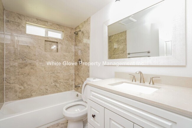 Building Photo - Spacious 4-Bed, 2-Bath Home with Large Backyard