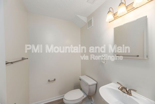 Building Photo - 41 Beri Dr