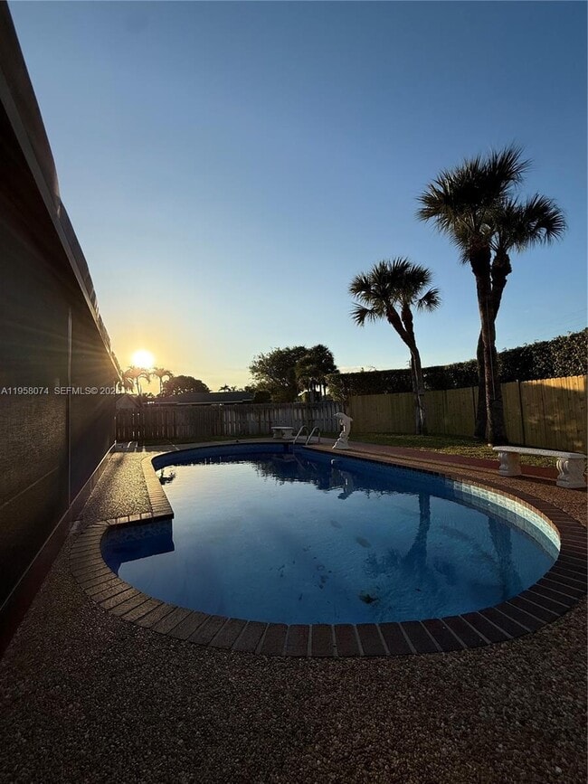 Building Photo - 19253 Carolina Cir