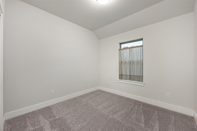 Building Photo - 418 Raleigh Dr