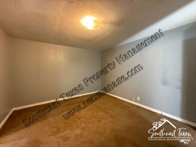 Building Photo - 4455 S 5th St