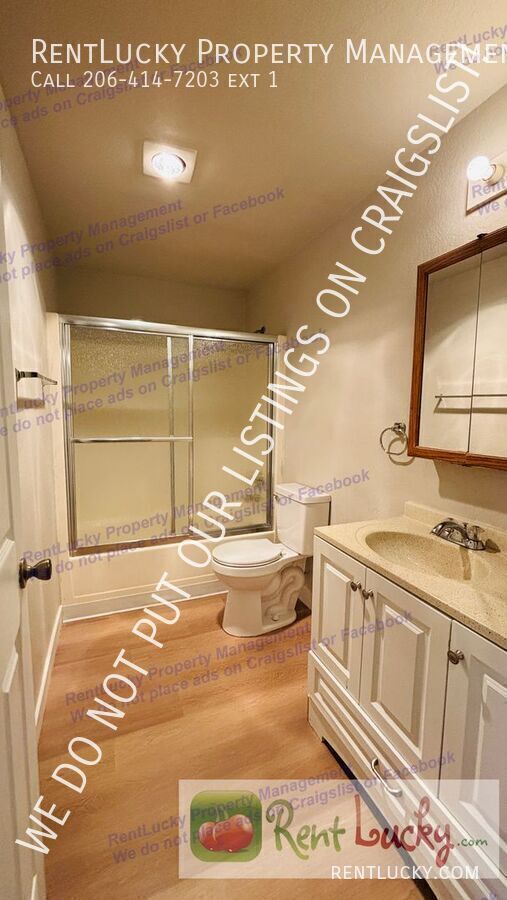 Building Photo - 2824 D Pl SE