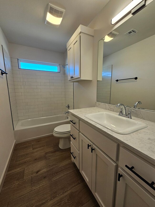 Building Photo - (3) Bed/(2.5) Bath Townhome Avail NOW! New Construction!