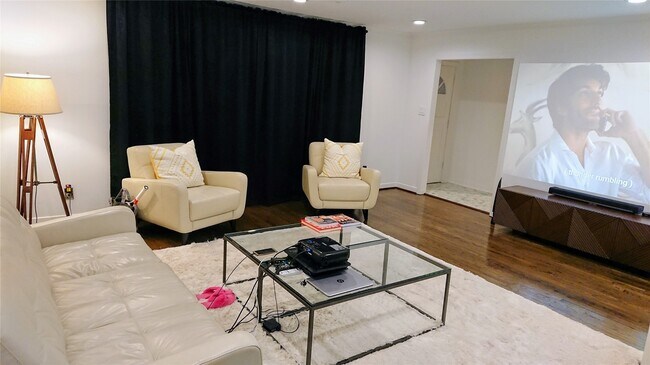 Building Photo - 1202 Shadeland Dr