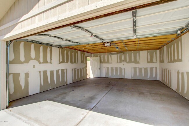 Building Photo - 12228 N 64th St