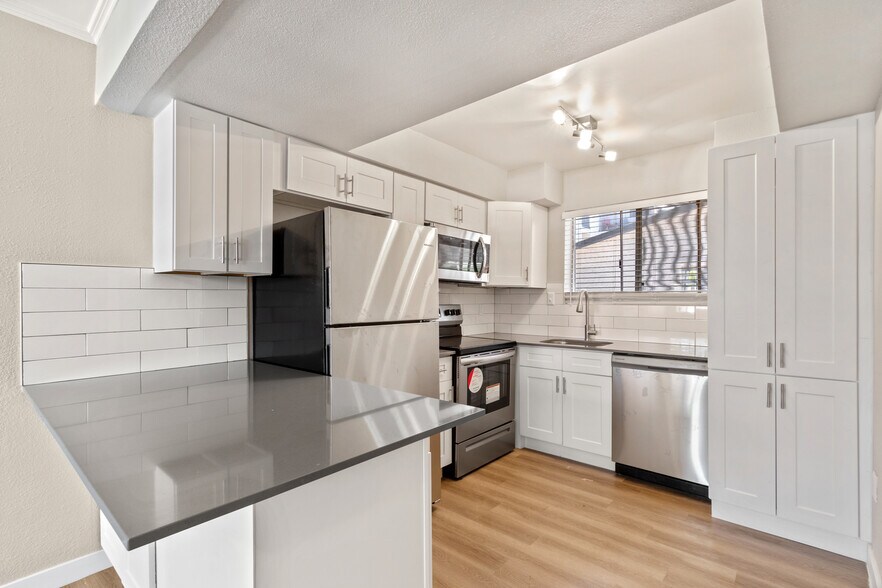 Primary Photo - Solmere Phoenix