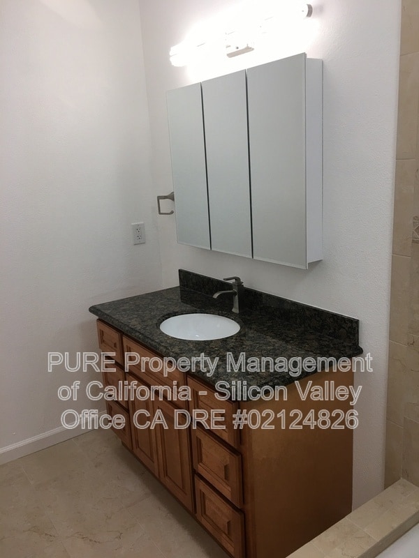 Building Photo - 4658 W Campbell Ave