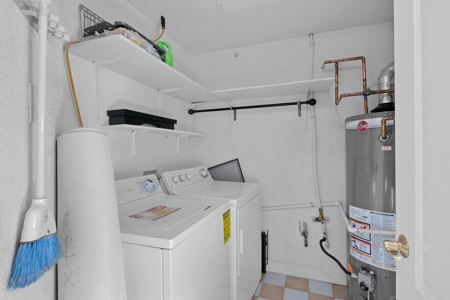 Building Photo - 111 S Monroe St