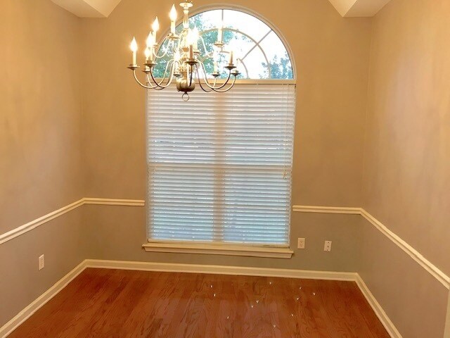 Building Photo - Fantastic Home In A Great Location! Spacio...