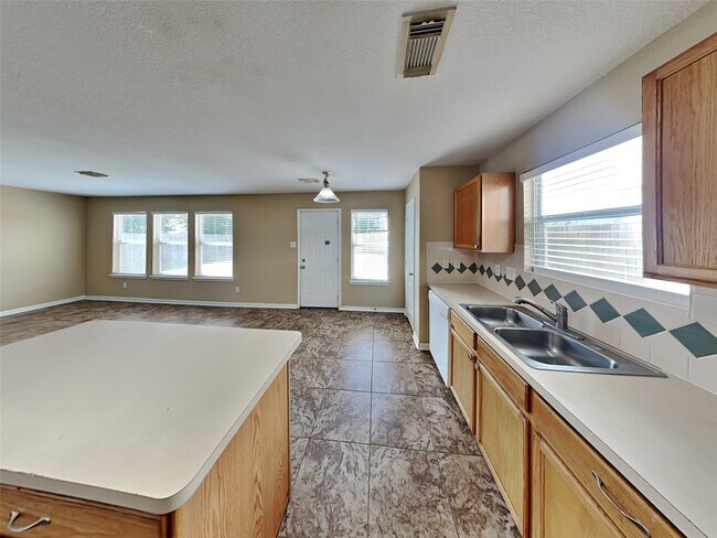 Building Photo - 18107 Quiet Ridge Ln