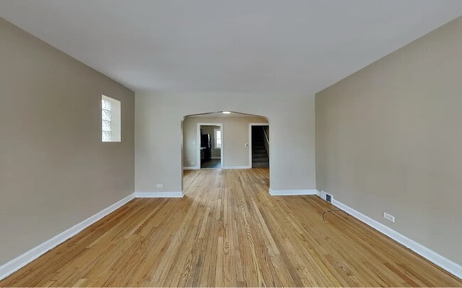 Building Photo - 5219 N Newcastle Ave