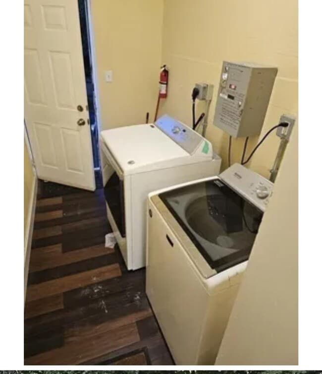 Building Photo - 44 Milton St