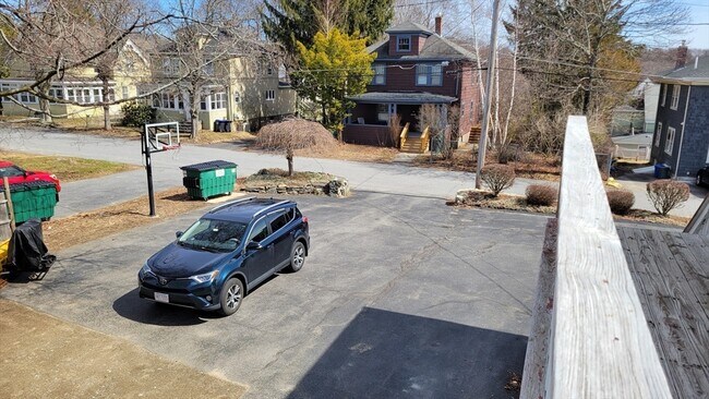 Building Photo - 10 Marion St