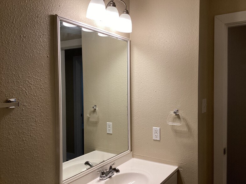 Building Photo - 255 Crystal Isle Dr