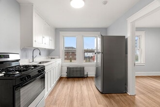 Building Photo - 1281 Middlesex St