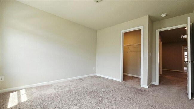 Building Photo - 4414 Sunny Oak Ln