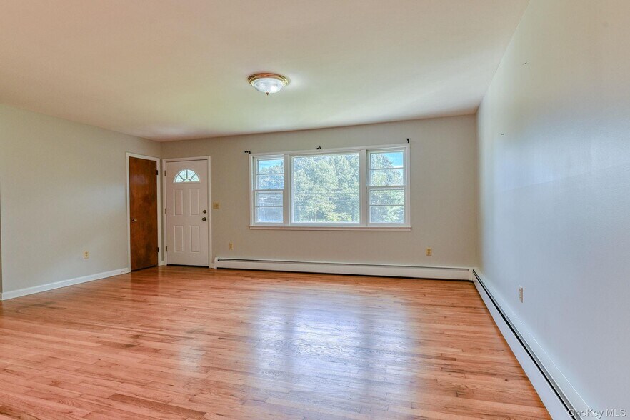 Building Photo - 11 Hudson Bluff Cir