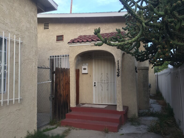 Primary Photo - 1132 N Mariposa Ave