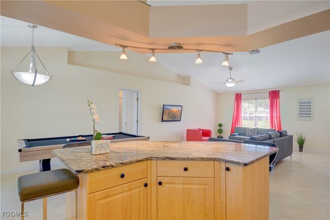 Building Photo - 1904 NE 19th Ave