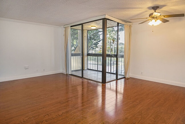 Building Photo - 2455 Lindell Blvd