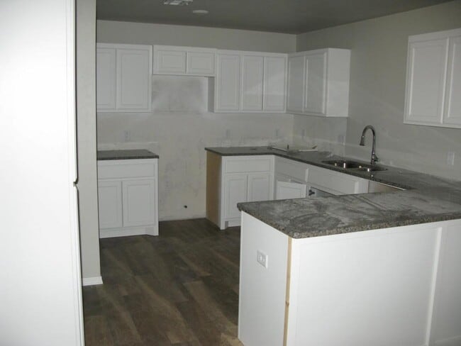 Building Photo - 11615 Surrey Ln