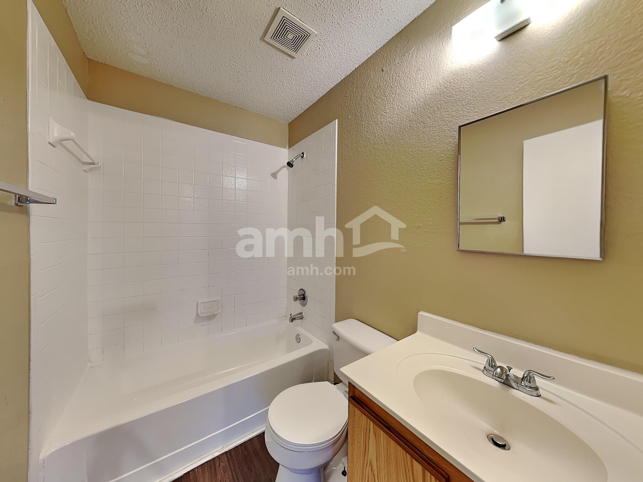 Building Photo - 1312 Greenleaf Ct