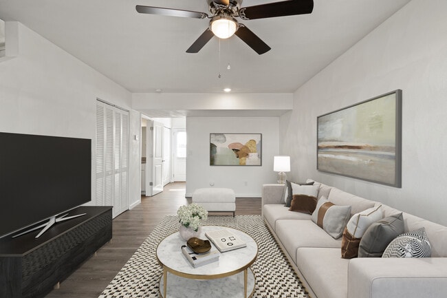 Building Photo - Falcon Place Townhomes