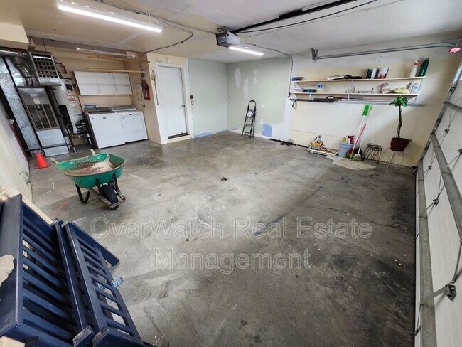 Building Photo - 3228 Aquarius Cir