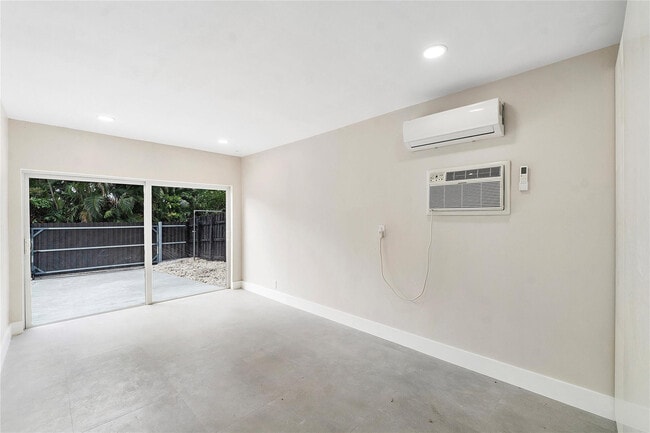 Building Photo - 828 Johnson St