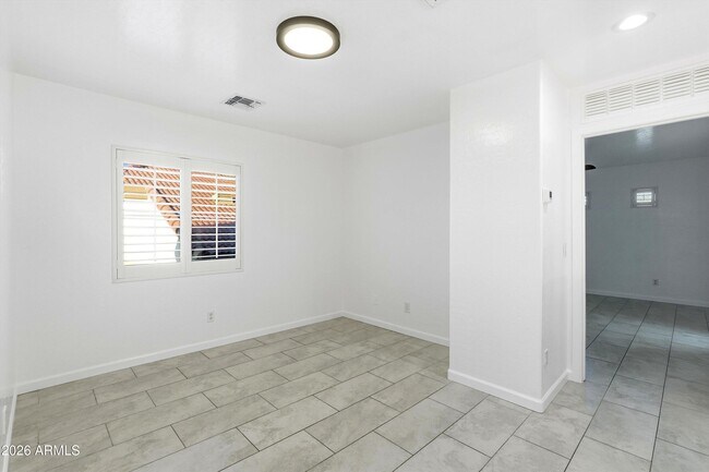 Building Photo - 7527 S 13th Pl