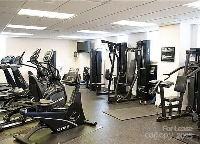 Building Photo - 1320 Fillmore Ave