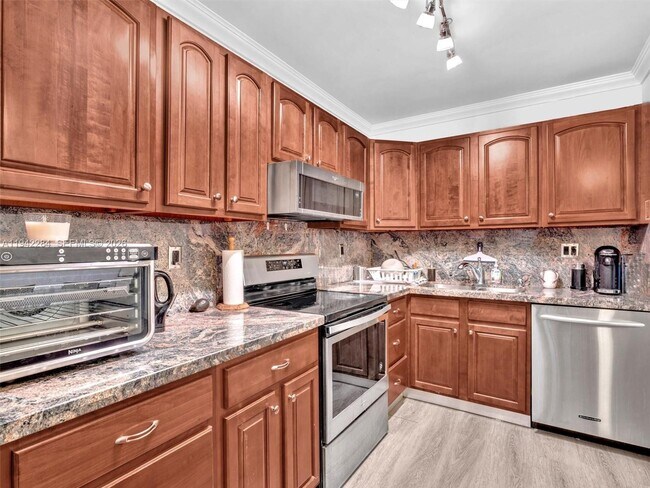 Building Photo - 20381 NE 30th Ave