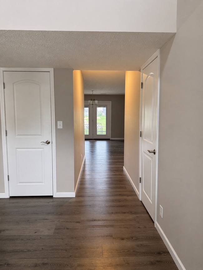 Building Photo - 4 BR WITH OFFICE