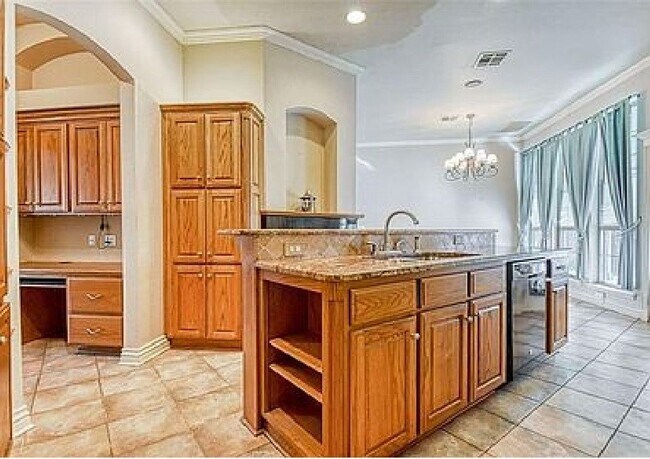 Building Photo - Gated Community! No Lawn Care!! Beautiful ...