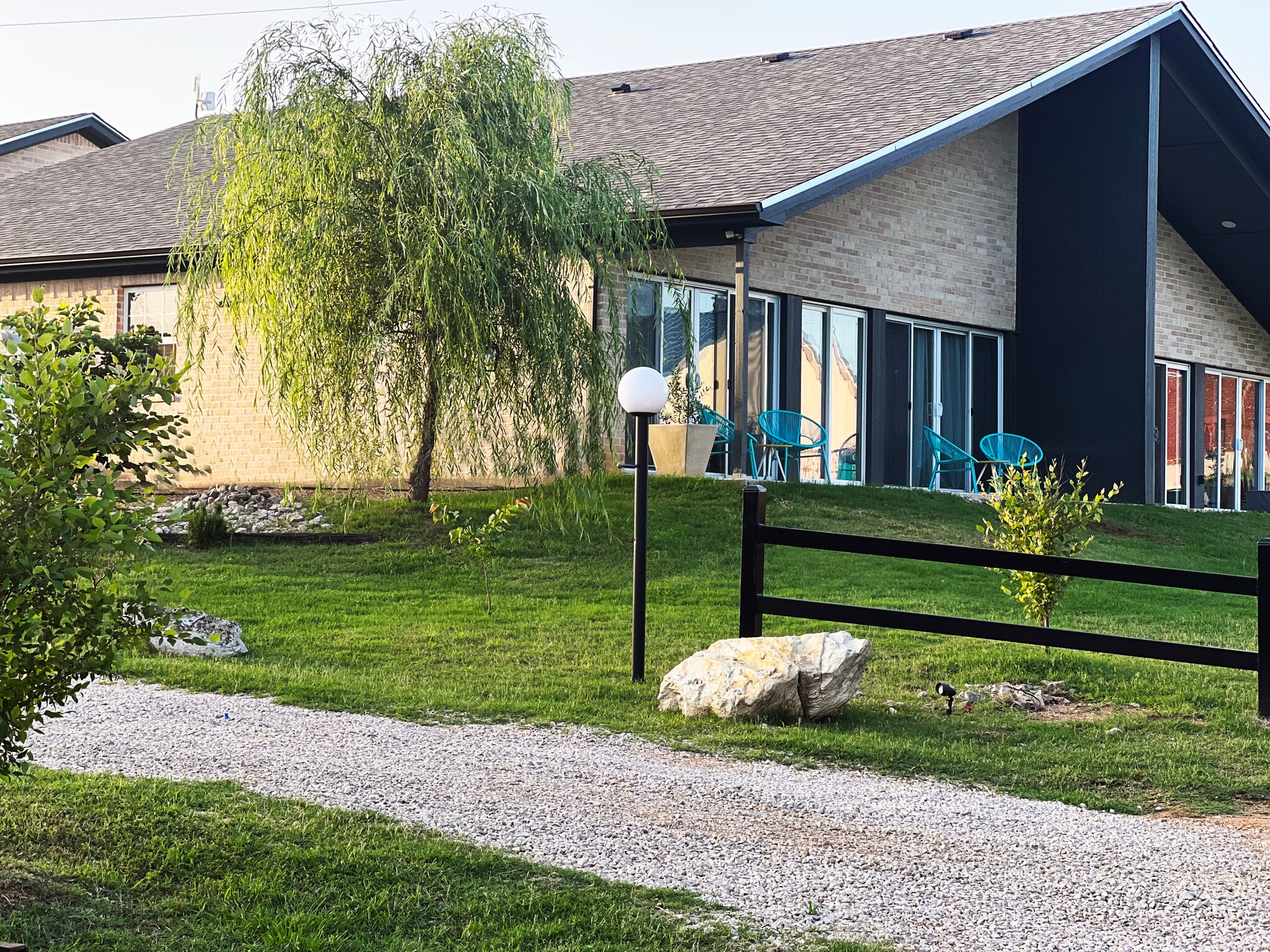 Building Photo - 300 w neil Armstrong pl